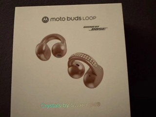 motorola-moto-buds-loop-sound-by-bose-swarovski-crystals