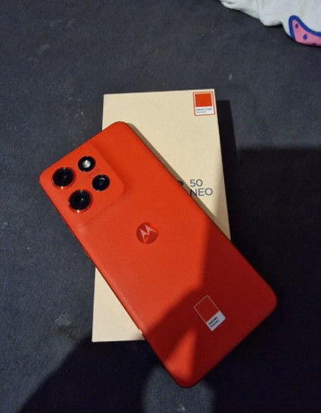 motorola-edge-50-neo-8256gb-big-1