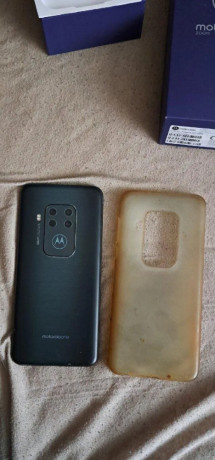 motorola-one-zoom-big-2