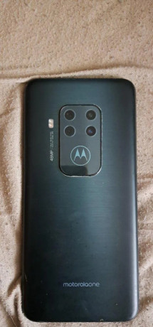motorola-one-zoom-big-1