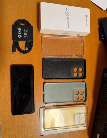 predam-motorola-edge-60-pro-5g-8gb256gb-zelena-top-st-big-1