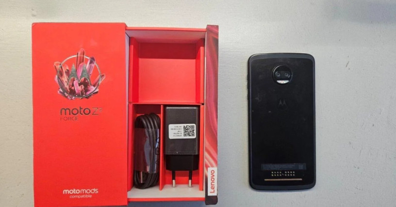 motorola-z2-force-big-0