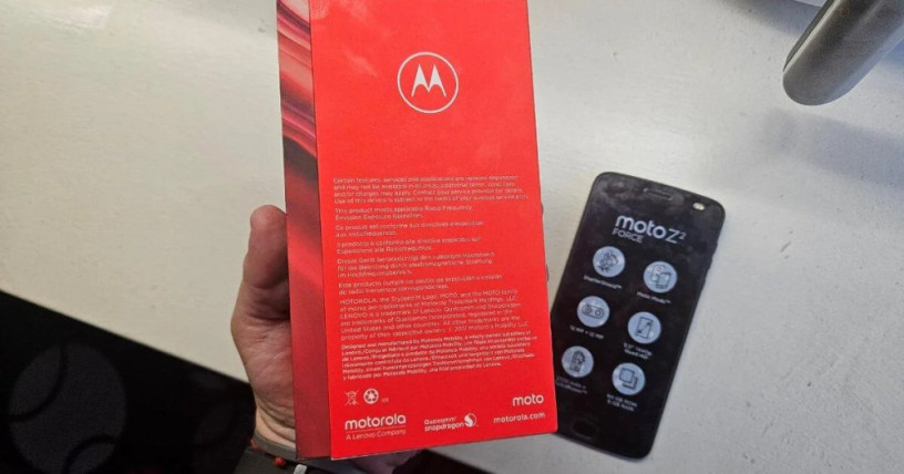motorola-z2-force-big-4