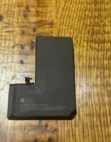iphone-15-pro-original-bateria-83-big-0