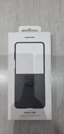 originalny-silikonovy-kryt-s-kruzkom-samsung-galaxy-z-flip7-big-0