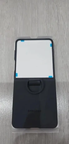 originalny-silikonovy-kryt-s-kruzkom-samsung-galaxy-z-flip7-big-1