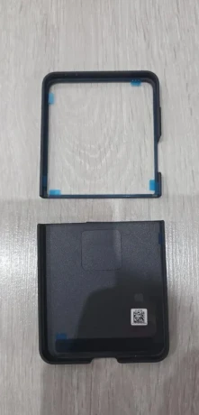 originalny-silikonovy-kryt-s-kruzkom-samsung-galaxy-z-flip7-big-3