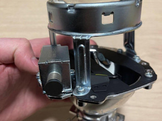 sosovka-reflektora-bi-xenon-prava-audi-a6-c6