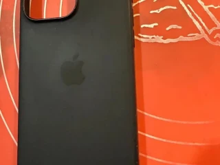 originalny-apple-obal-na-iphone-15-pro-max-cierny