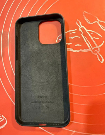originalny-apple-obal-na-iphone-15-pro-max-cierny-big-1