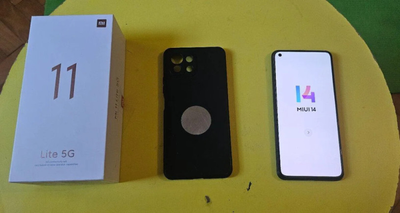 xiaomi-mi-11-lite-5g-truffle-black-8gb128gb-big-0