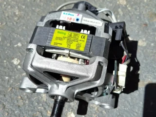 nahradne-diely-pracka-indesit-witl-86-motor-r-jednotka