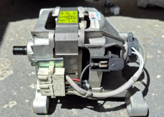 nahradne-diely-pracka-indesit-witl-86-motor-r-jednotka-big-4