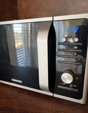 mikrovlnka-samsung-big-1