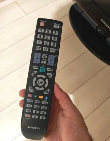 lcd-televizor-samsung-80-cm-big-4