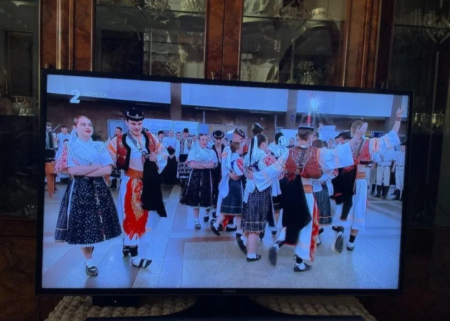predam-smart-led-tv-samsung-ue40ju6472u-4k-uhd-s-wi-fi-big-2