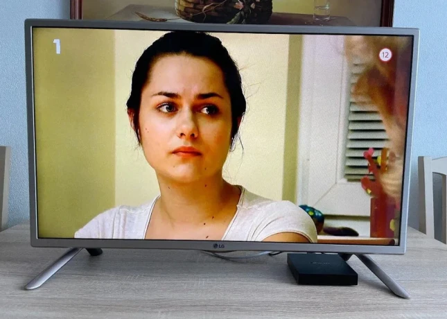 predam-led-tv-lg-32lf561v-zf-hd-big-2