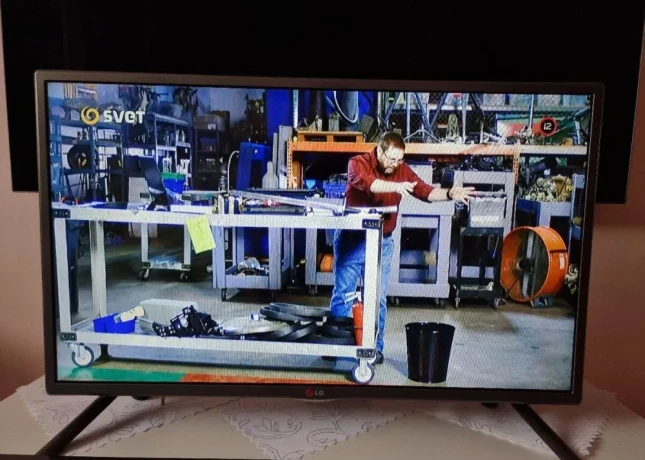 predam-led-tv-lg-32lf510b-zb-hd-big-1