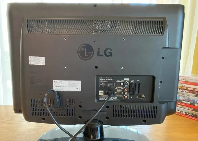 lg-26ld320-big-4