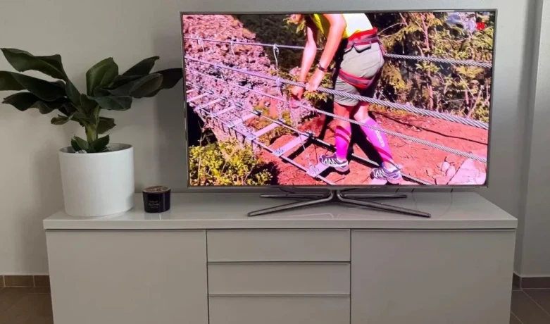 predam-televizor-samsung-smart-tv-55-ue55d8000ys-80-eur-big-0