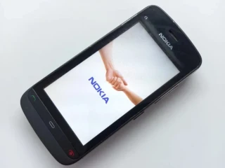 nokia-c5-03-dotykova-s-wifi