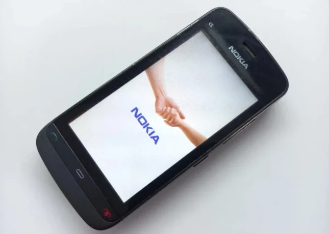 nokia-c5-03-dotykova-s-wifi-big-0