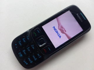 nokia-6303classic-black-cela-cierna-top-stave