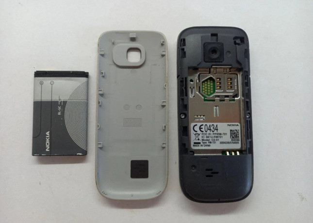nokia-c2-01-rm-721-zlata-gold-big-4