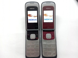 nokia-2720-fold-vecko-red-black-top