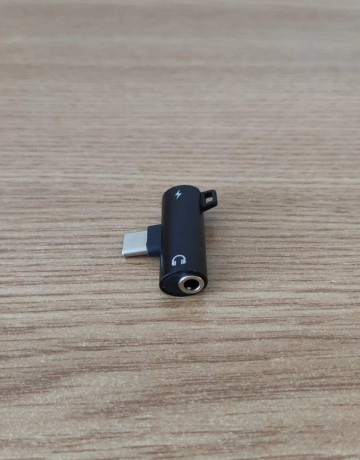 audio-adapter-usb-c-2v1-big-2