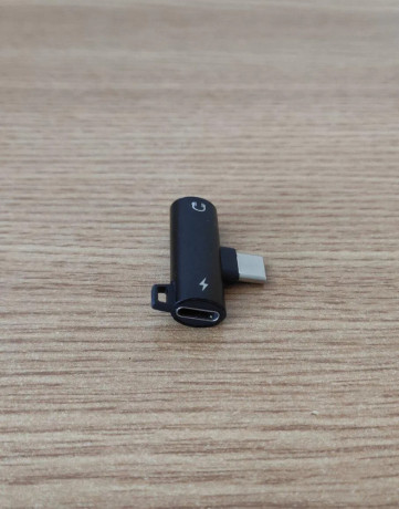 audio-adapter-usb-c-2v1-big-1
