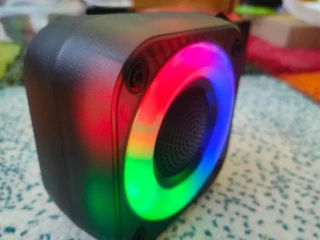 bluetooth-reproduktor-aj-s-fm-radiom