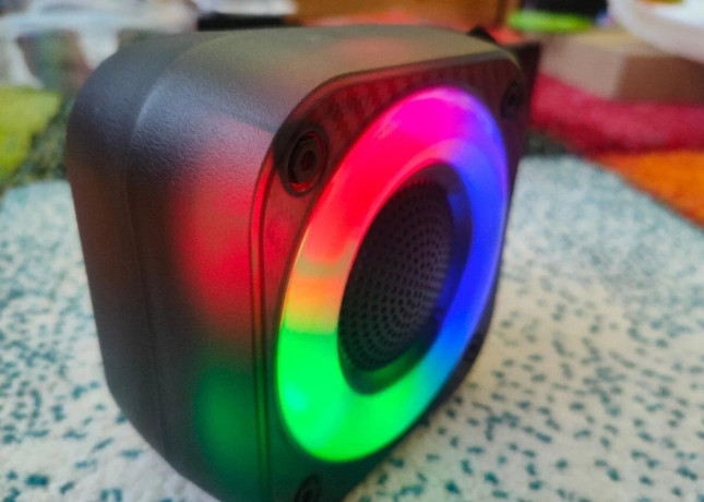 bluetooth-reproduktor-aj-s-fm-radiom-big-0