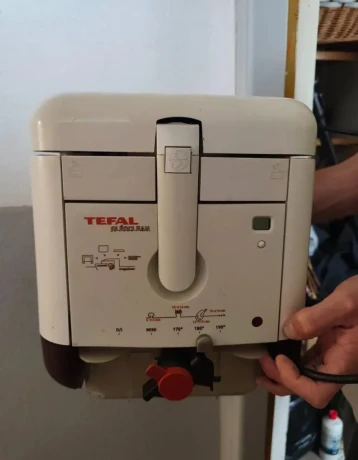 fritovaci-hrniec-tefal-oleoclean-deluxe-s-filtraciou-oleja-big-0