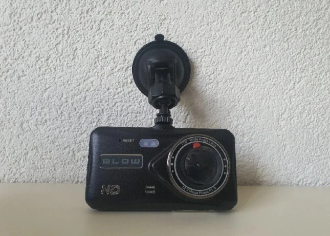 kamera-do-auta-registrator-jazdy-cuvacia-kamera-f800-big-4
