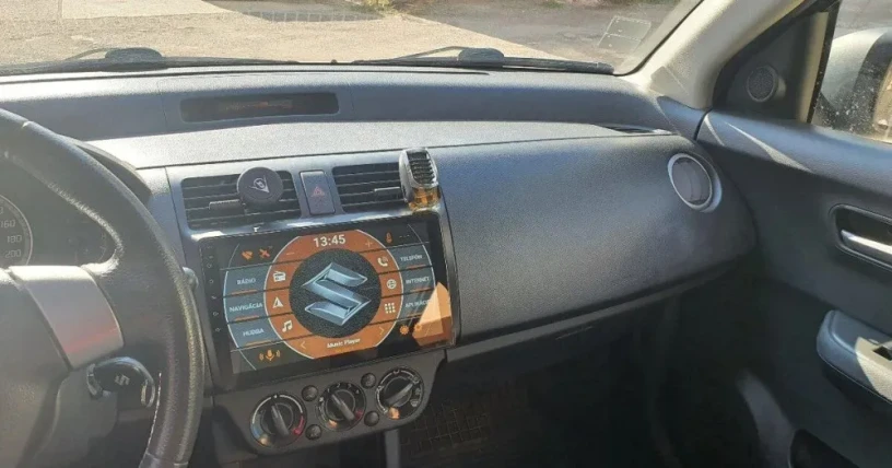autoradio-android-pre-suzuki-swift-2005-2010-big-0