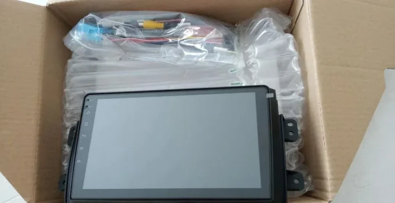 suzuki-sx4-dotykove-autoradio-android-s-navi-wifi-bt-usb-big-0