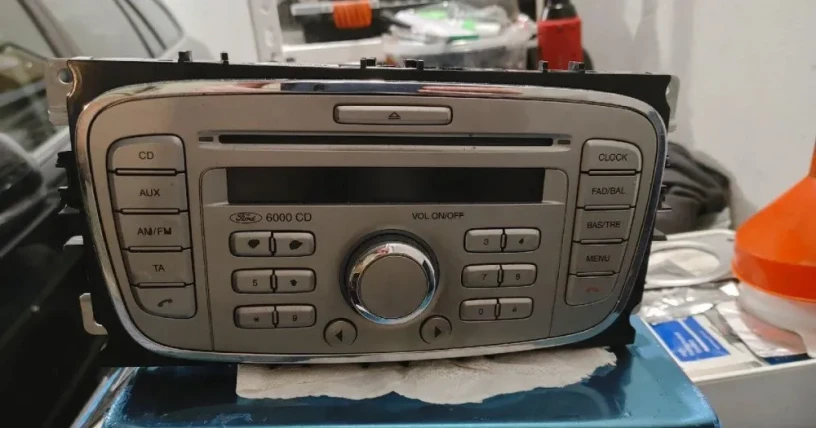 ford-radio-big-0