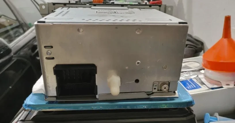 ford-radio-big-1