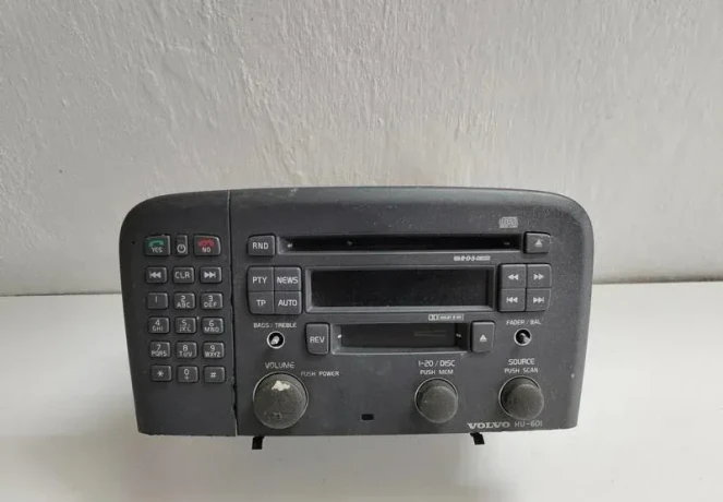 autoradio-volvo-s80-9496564-1-9472852-50eur-big-0