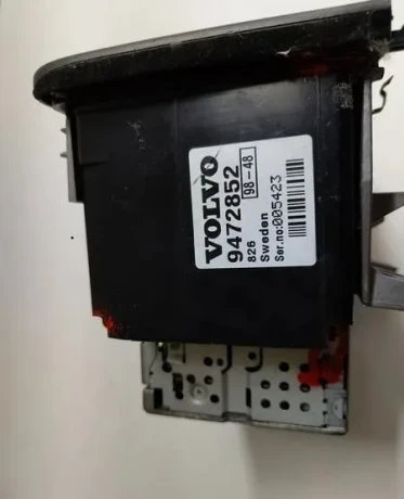 autoradio-volvo-s80-9496564-1-9472852-50eur-big-3