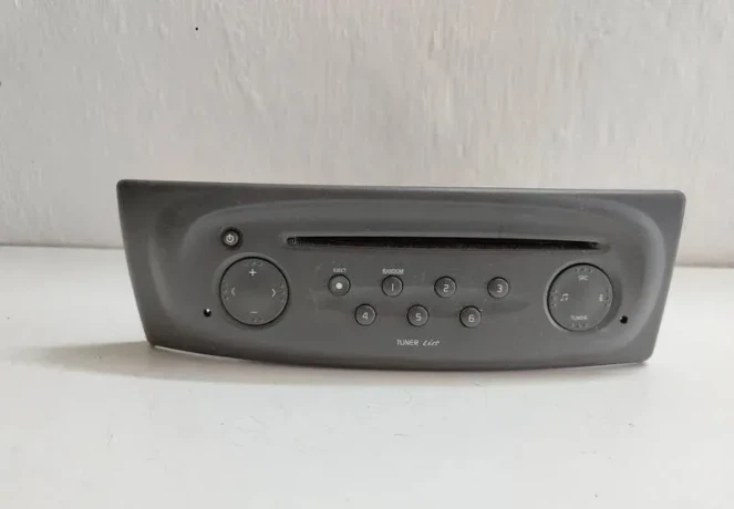 autoradio-renault-scenic-7700434425-25eur-big-0