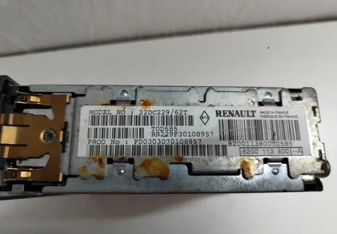 autoradio-renault-clio-2-8200113800-30eur-big-2
