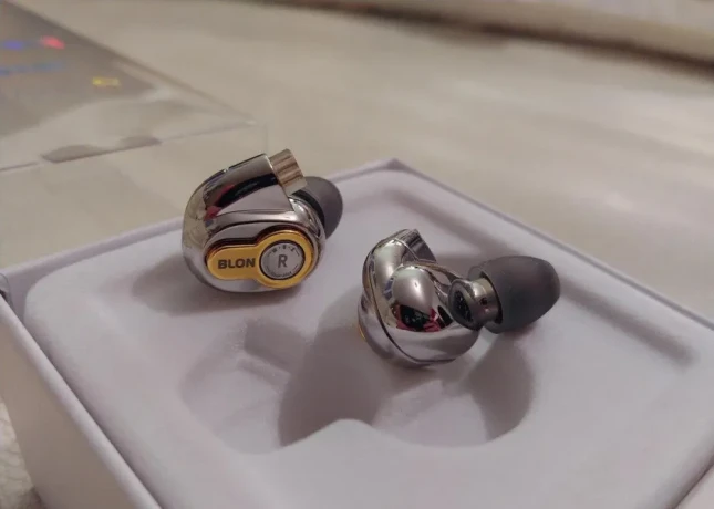 sluchadla-blon-bl-05-iems-big-2