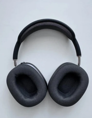 apple-airpods-max-big-2