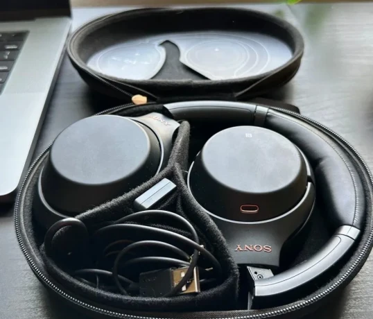 sony-wh-1000xm3-v-ciernej-farbe-big-0