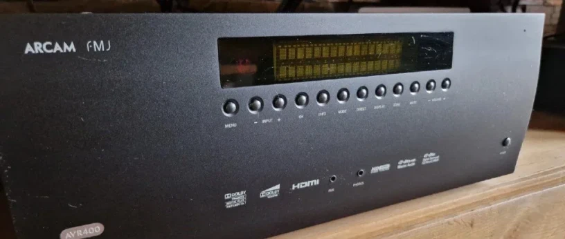 zosilovac-arcam-avr-400-71-big-1