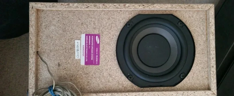 predam-samsung-reproduktory-a-subwoofer-bez-dvd-prehravaca-big-4