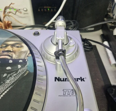 numark-tt-usbdj-gramo-big-4