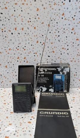 world-band-receiver-grundig-yacht-boy-500-big-0